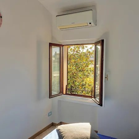 Di Garda A 50 Metri La Casa Di Pamela Apartment