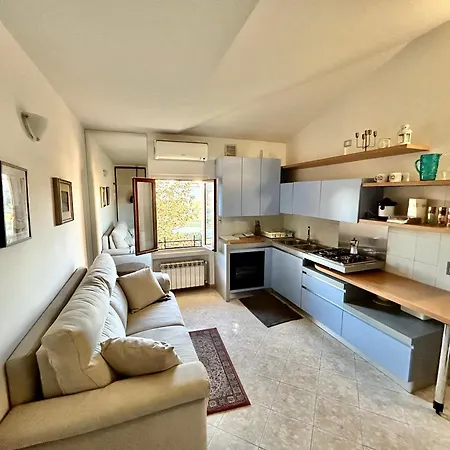 Apartment Di Garda A 50 Metri La Casa Di Pamela *