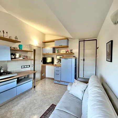 Di Garda A 50 Metri La Casa Di Pamela * Desenzano del Garda